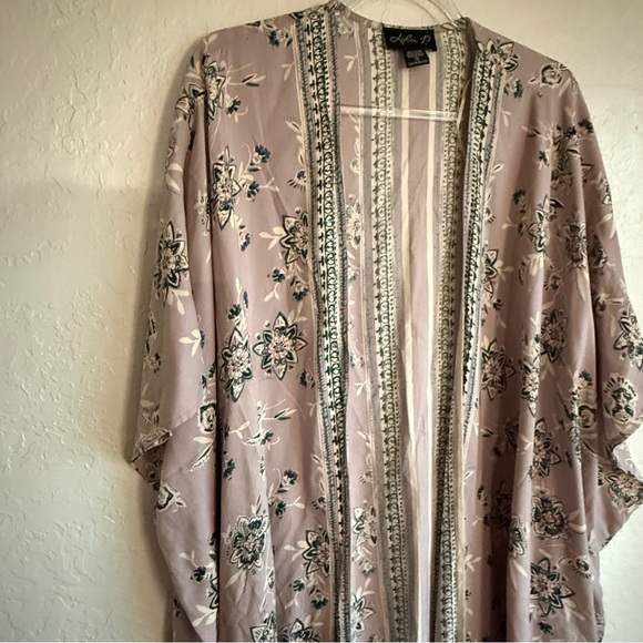Lola P. Floral Light Purple Kimono Size Small - Picture 6 of 9